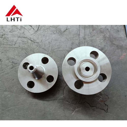 Ultime notizie aziendali su Lihua Titanium: padroneggiare le flange di titanio ed espandere la propria presenza internazionale